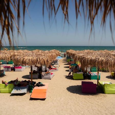 Appartamento Mamaia Nord Năvodari Esterno foto