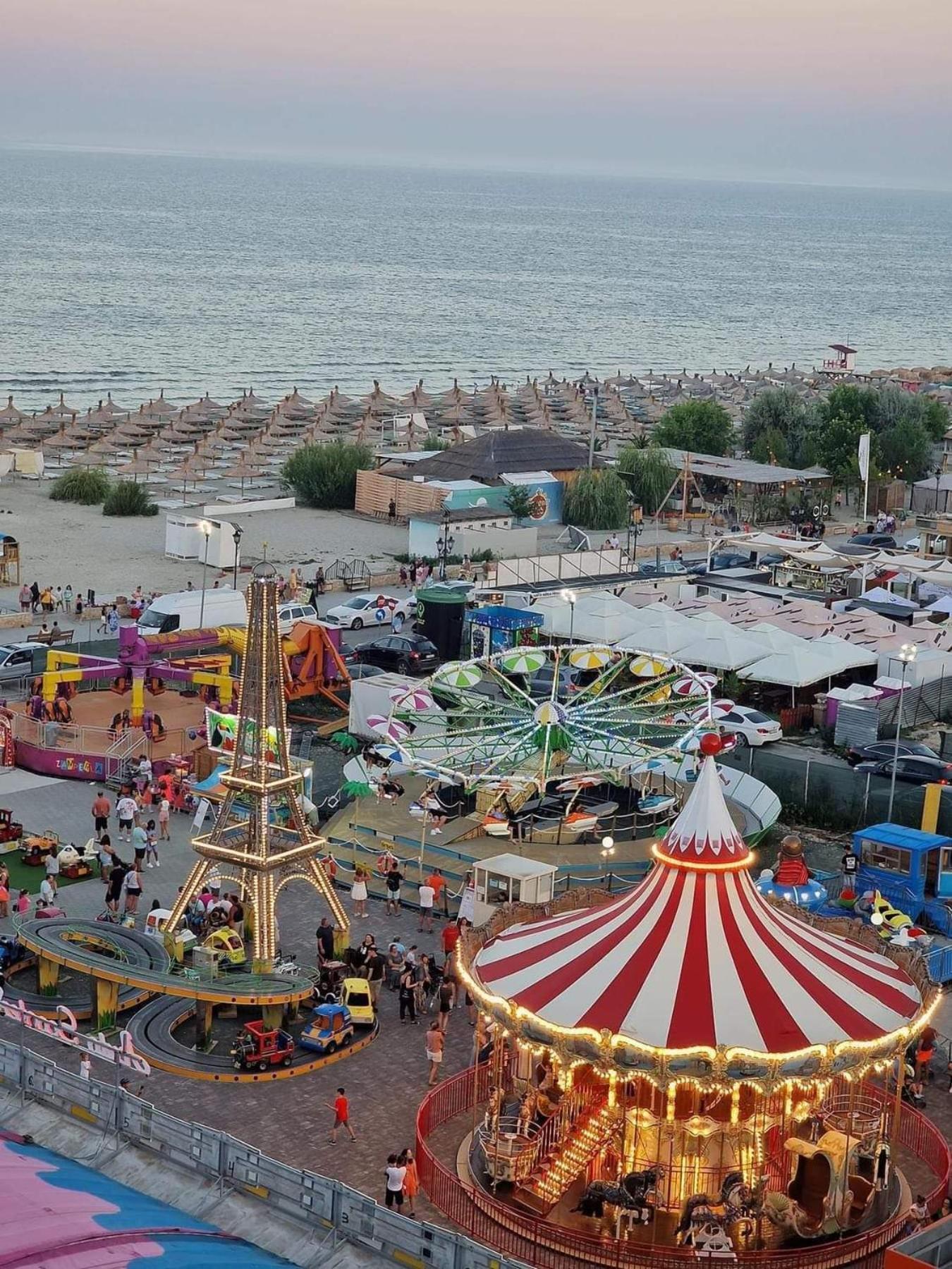 Appartamento Mamaia Nord Năvodari Esterno foto